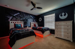 A Giant Themed Resort Villa Minutes from Disney! home, Kissimmee